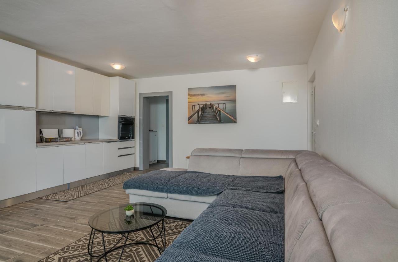 Apartment Diva Sveti Vid-Miholjice Bagian luar foto