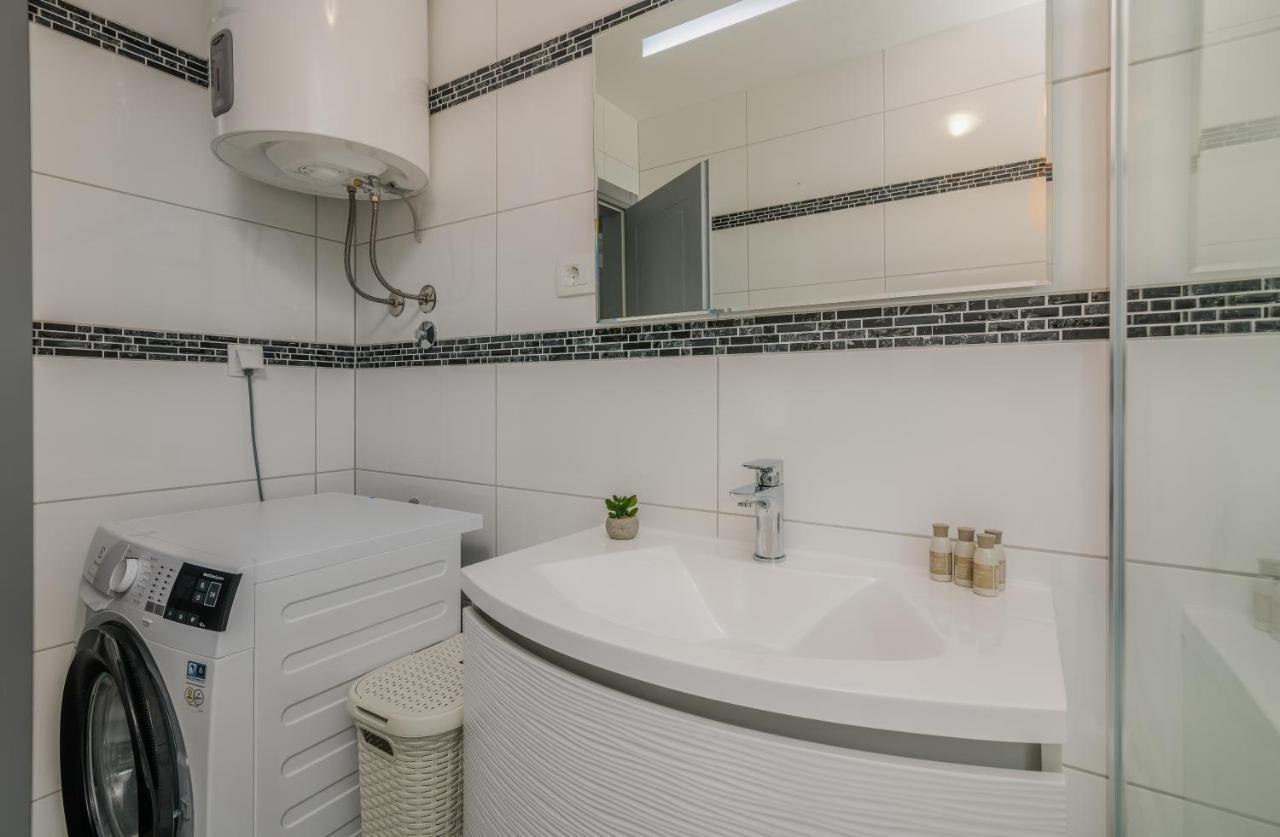 Apartment Diva Sveti Vid-Miholjice Bagian luar foto